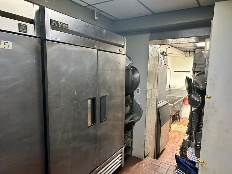 More Photos Of 2907-2911 Odonnell St, Baltimore Restaurant For Lease