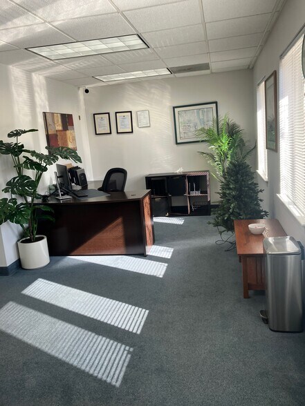 More Photos Of 7329-7351 Hanover Pky, Greenbelt Office For Lease