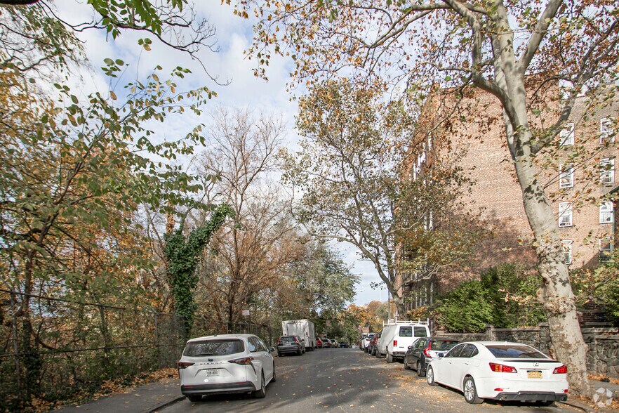 More Photos Of 1860 Billingsley Ter, Bronx Apartments For Sale