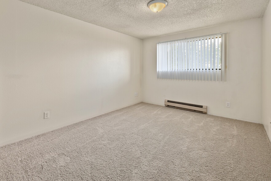 More Photos Of 2517 Howard St, Everett Apartments For Sale