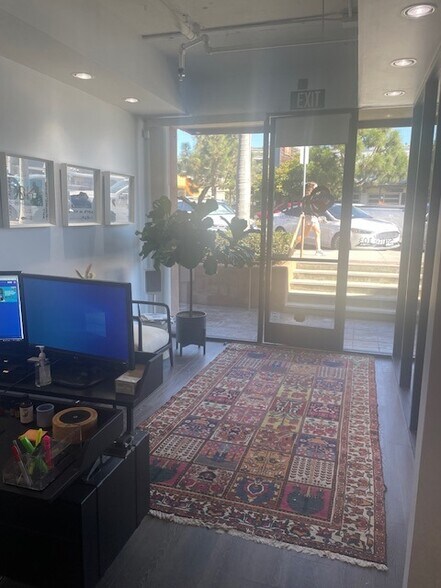 More Photos Of 5724-5726 La Jolla Blvd, La Jolla Apartments For Lease