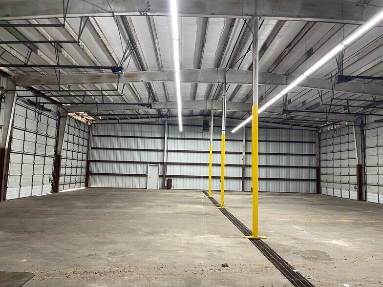 More Photos Of 1222 Frankie St, Houston Warehouse For Lease