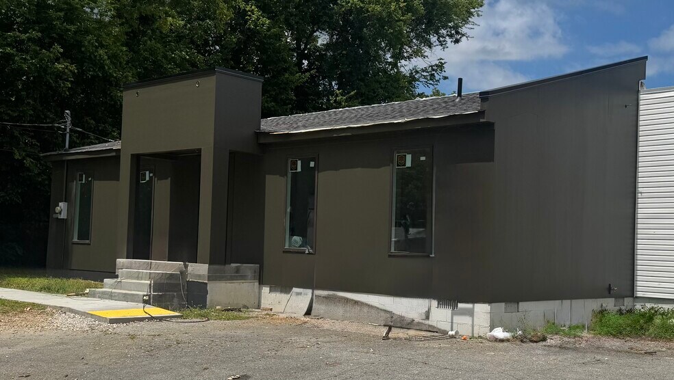 More Photos Of 901 Riverside Dr, Columbia Storefront Retail Office For Lease