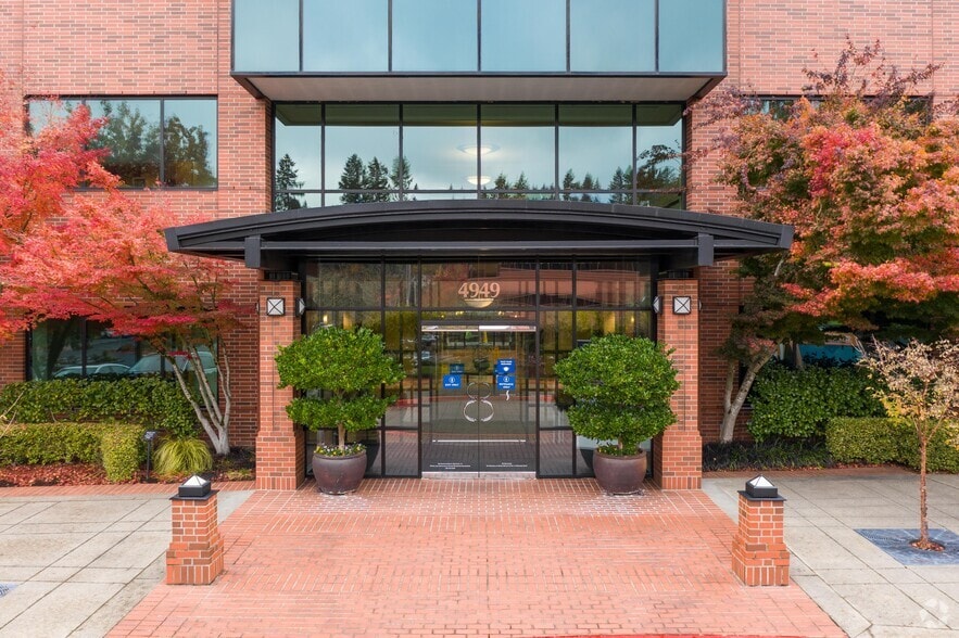 More Photos Of 4949 Meadows Rd, Lake Oswego Unknown For Sale