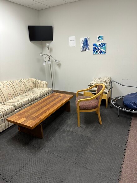 More Photos Of 1000 W Wisconsin Ave, Appleton Unknown For Lease