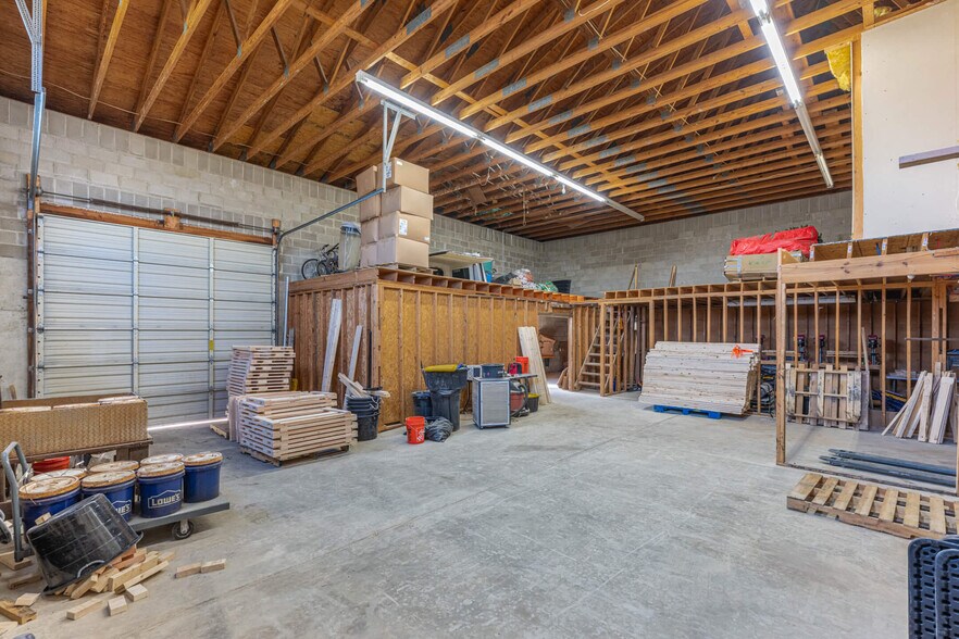 More Photos Of 5174 Hamilton Middletown Rd, Hamilton Light Distribution For Sale