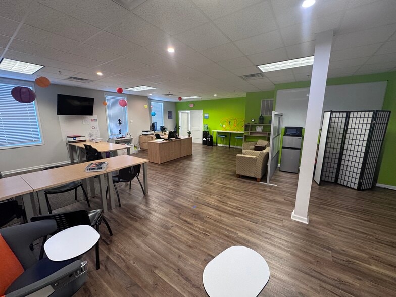 More Photos Of 3142 Golf Ridge Blvd, Douglasville Office For Lease