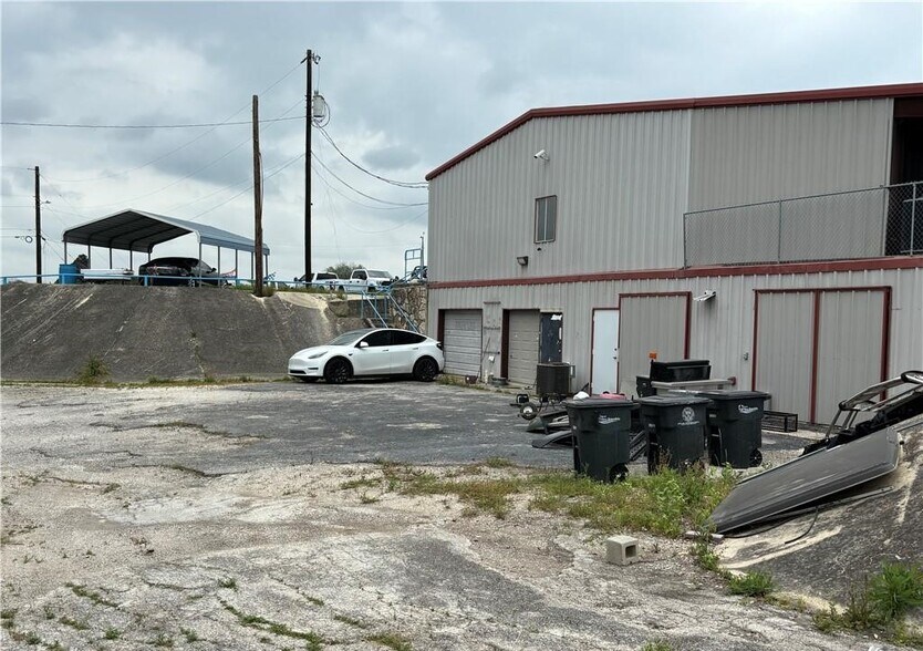 More Photos Of 2250 S IH-35, New Braunfels Auto Dealership For Sale
