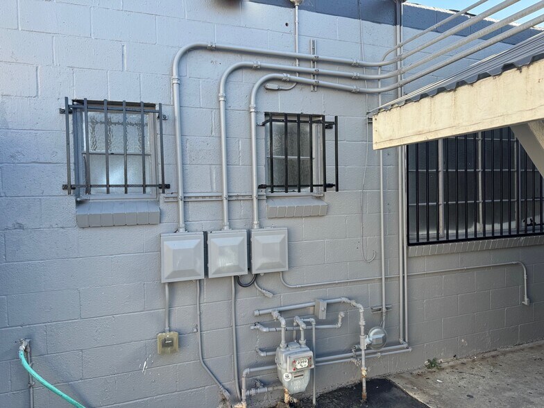 More Photos Of 1733 Border Ave, Torrance Light Manufacturing For Sale