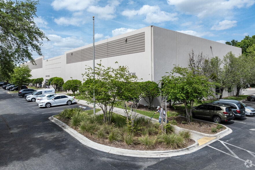 More Photos Of 4051 Philips Hwy, Jacksonville Light Distribution For Lease