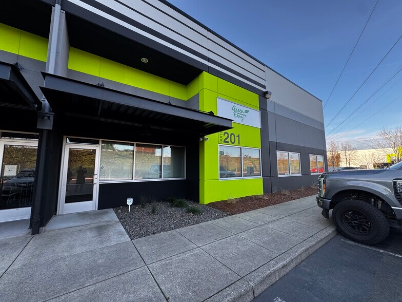 Primary Photo Of 12055 NE Glenn Widing Dr, Portland Warehouse For Lease