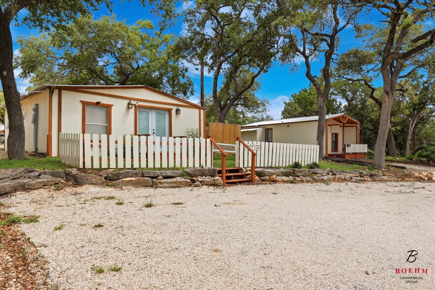 More Photos Of 185 Mitchell Dr, Spring Branch Warehouse For Sale