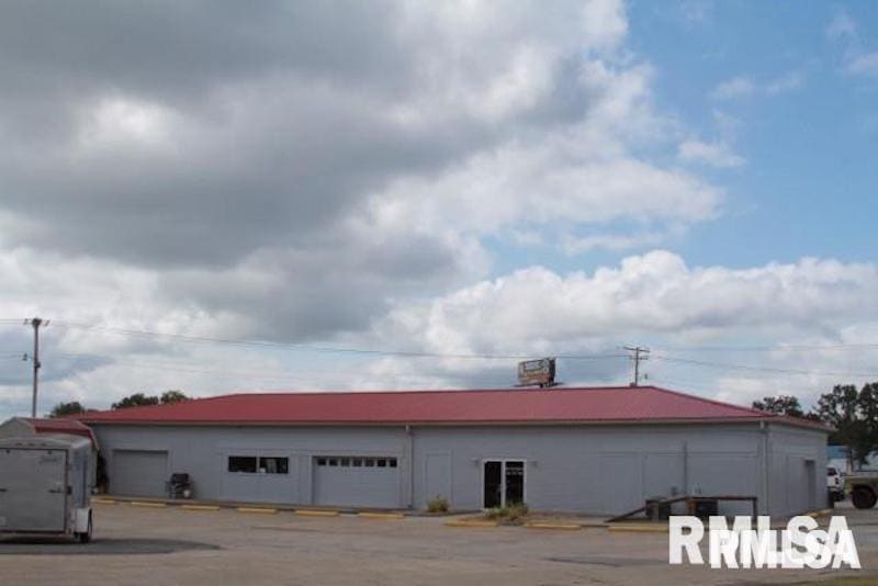 More Photos Of 6173 Bayer Cir, Carterville Auto Dealership For Sale