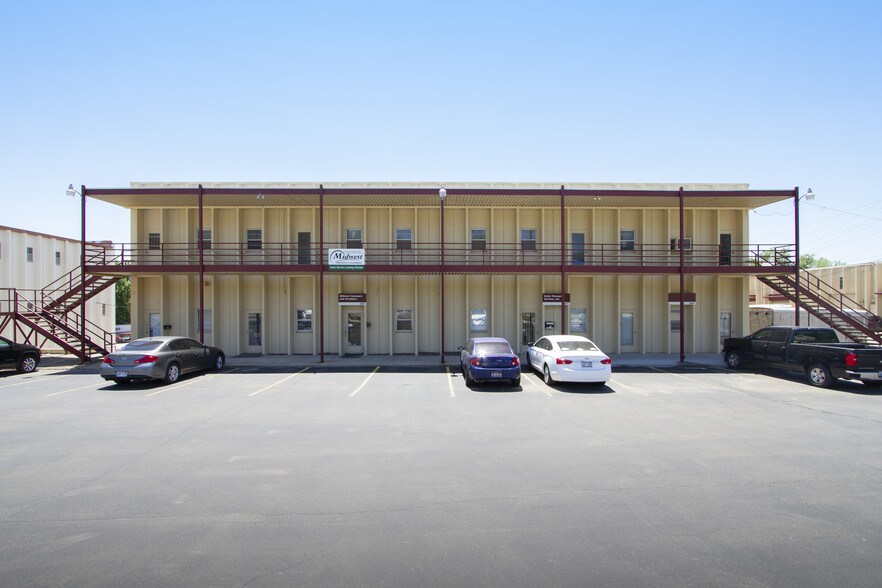 More Photos Of 3051-3121 Merriam Ln, Kansas City Light Manufacturing For Lease