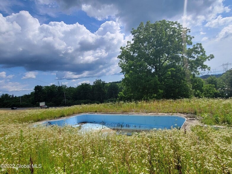 More Photos Of 9071 US Route 9W, Athens Hotel For Sale