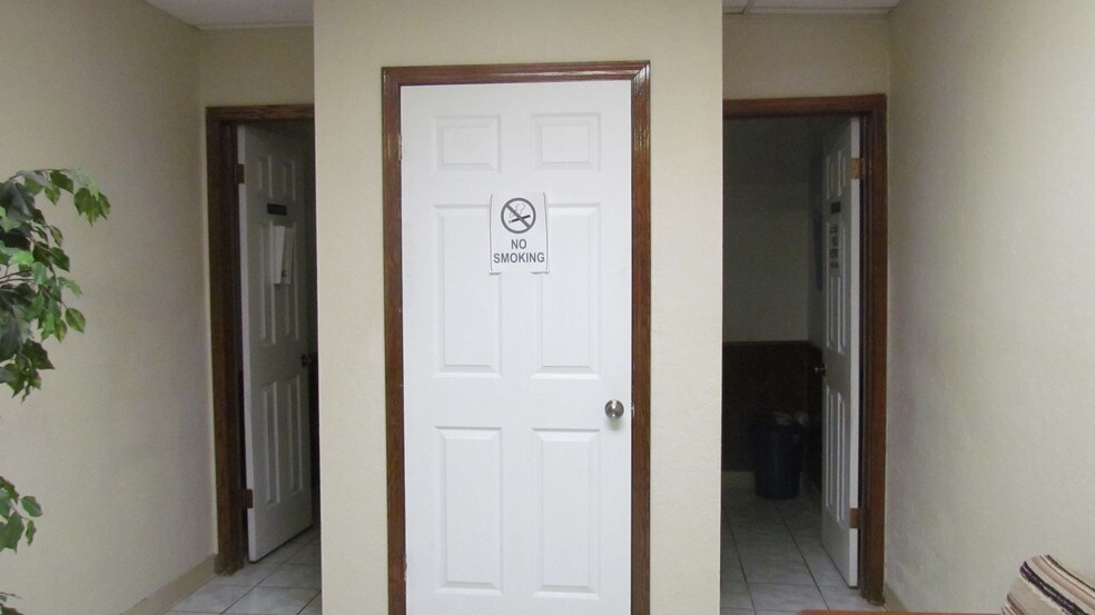 More Photos Of 1509-1511 W Gore Blvd, Lawton Office For Lease