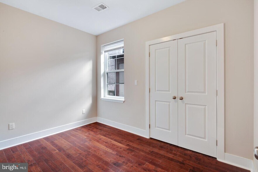 More Photos Of 46 S 44th St, Philadelphia Apartments For Sale