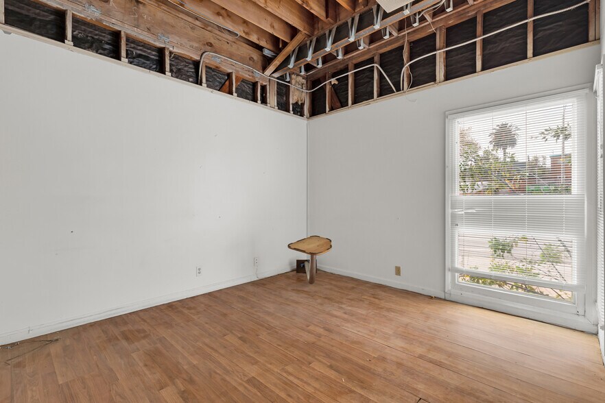 More Photos Of 2951-2953 Lincoln Blvd, Santa Monica Loft Creative Space For Sale