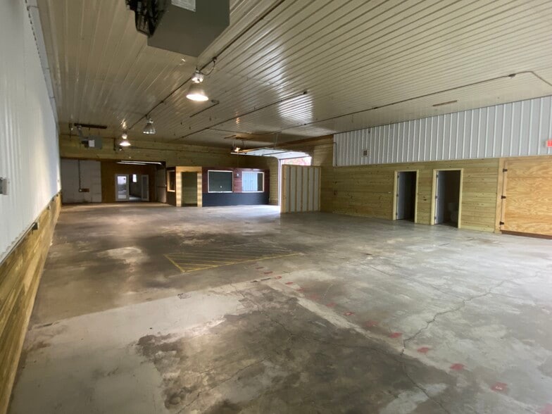 More Photos Of 405 Madison St, Rochester Light Distribution For Sale