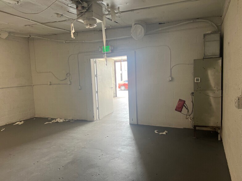 More Photos Of 4228 York St, Denver Warehouse For Sale