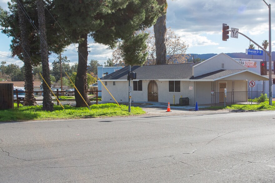 Primary Photo Of 30830 Riverside Dr, Lake Elsinore Religious Facility For Sale