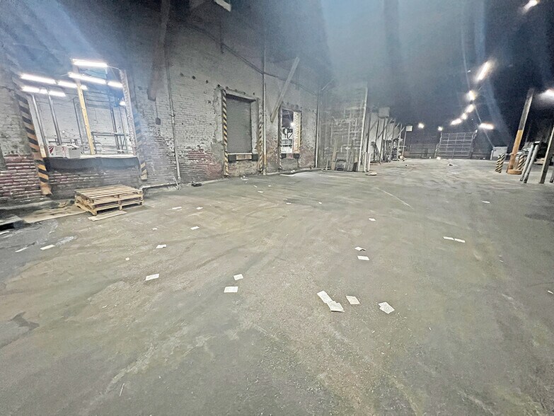 More Photos Of 575 N 20th St, East St Louis Industrial For Sale