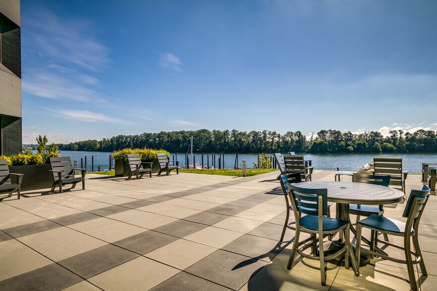 More Photos Of 5100 S Macadam Ave, Portland Unknown For Lease