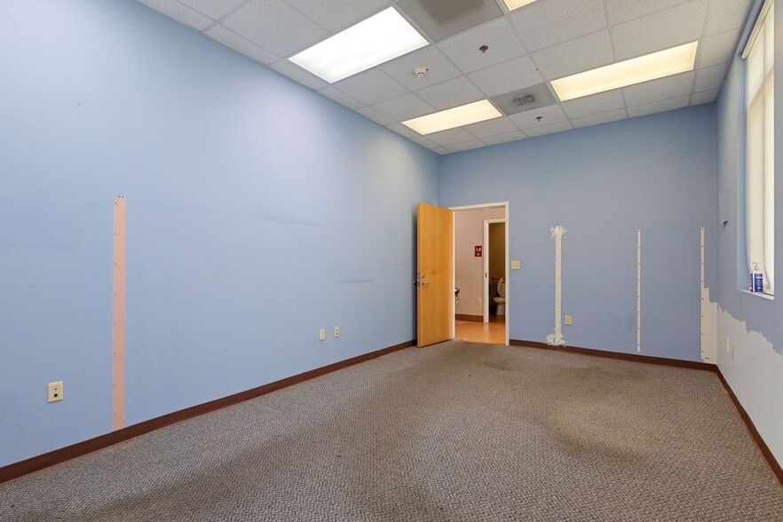 More Photos Of 1922 K M Wicker Memorial Dr, Sanford Medical For Lease