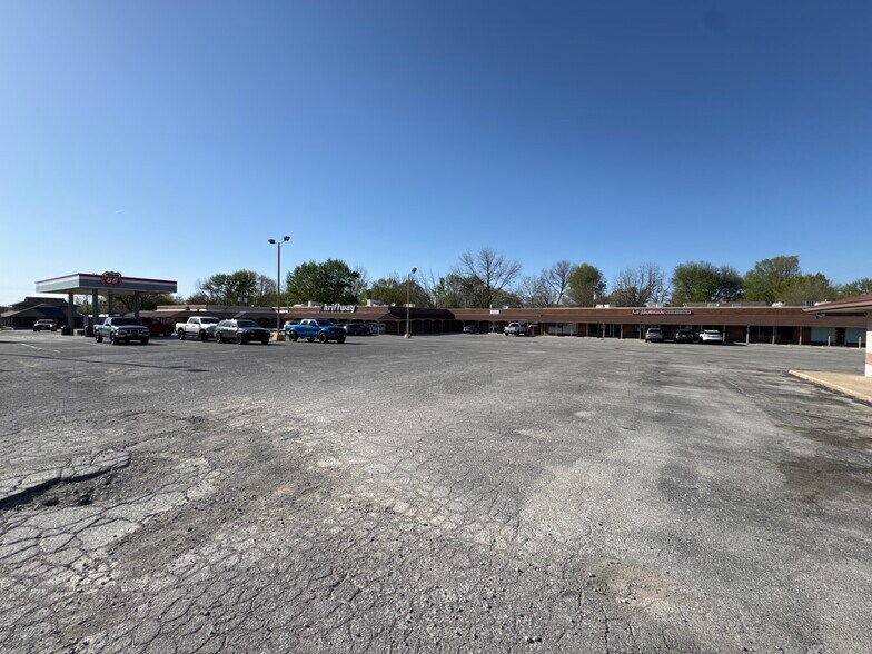 More Photos Of 6 E Monroe St, Buckner Unknown For Sale