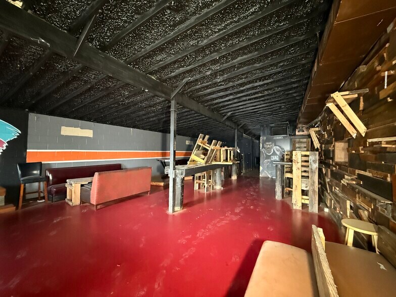 More Photos Of 2941 E Houston St, San Antonio Convenience Store For Lease