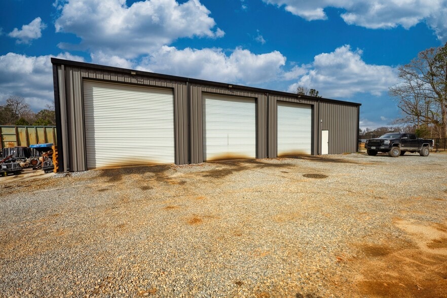 More Photos Of 200 Railroad St, Monticello Industrial For Sale