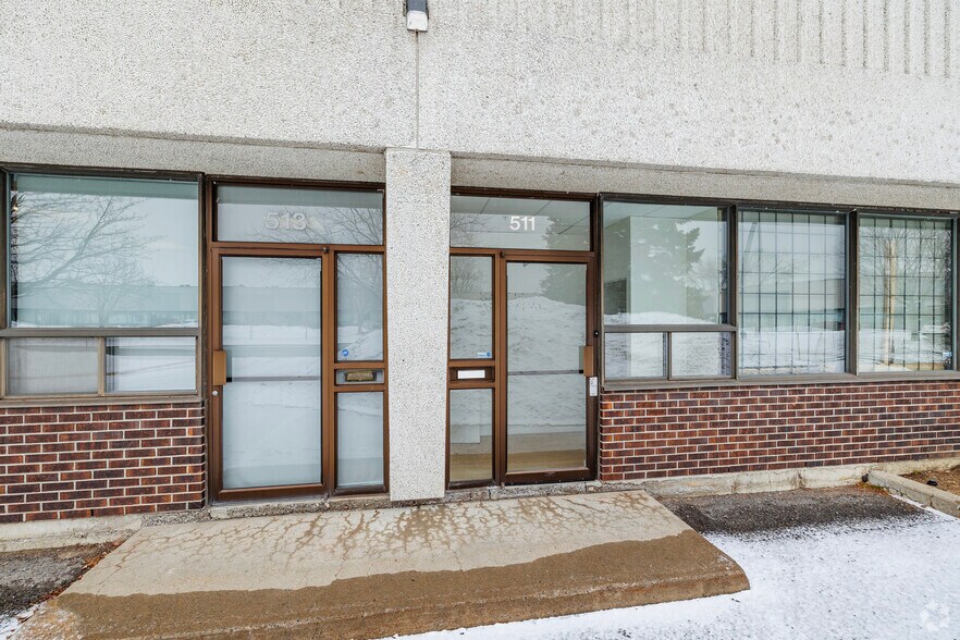 More Photos Of 509-549 Av Lépine, Dorval Warehouse For Lease