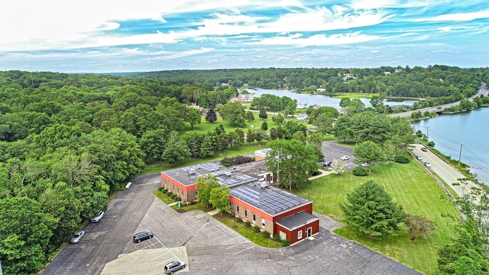 Primary Photo Of 107 Wilcox Rd, Stonington Loft Creative Space For Lease