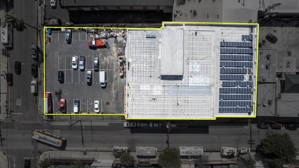 More Photos Of 2000-2010 W 62nd St, Los Angeles Warehouse For Sale