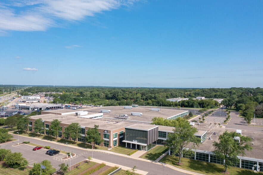 More Photos Of 540 W Northwest Hwy, Barrington Unknown For Lease