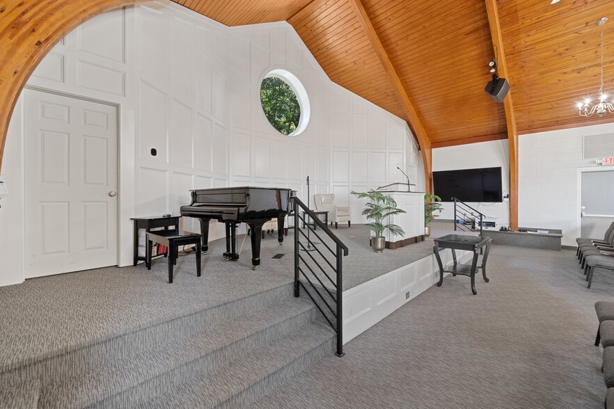 More Photos Of 219 Georgetown Rd, Raleigh Religious Facility For Sale