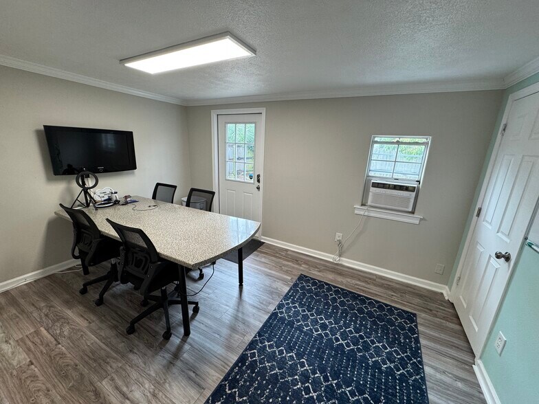 More Photos Of 3707 W 23rd St, Panama City Office For Sale