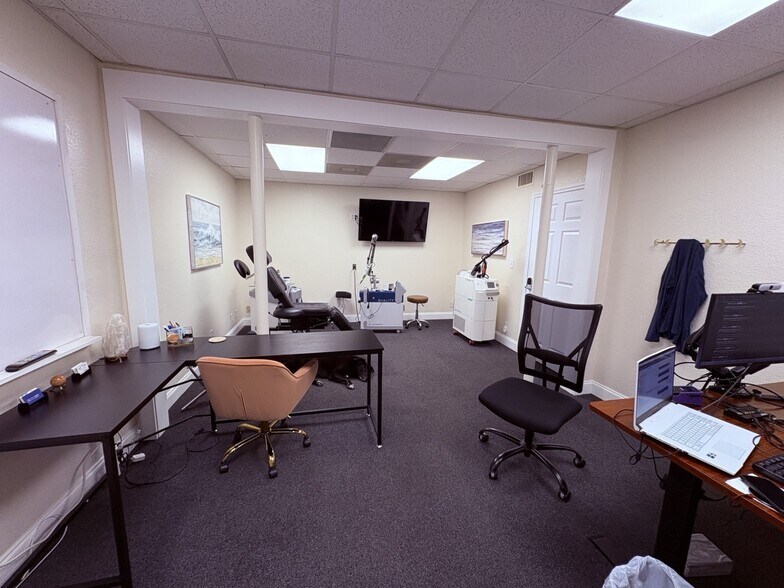 More Photos Of 1201 S Highland Ave, Clearwater Medical For Lease