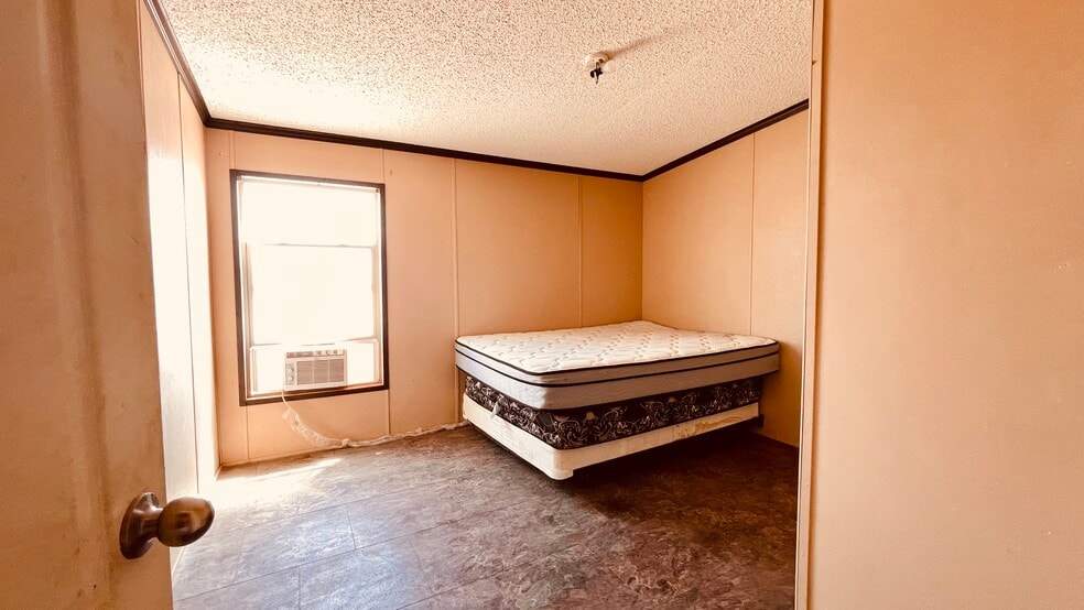 More Photos Of 5550, Odessa Warehouse For Sale
