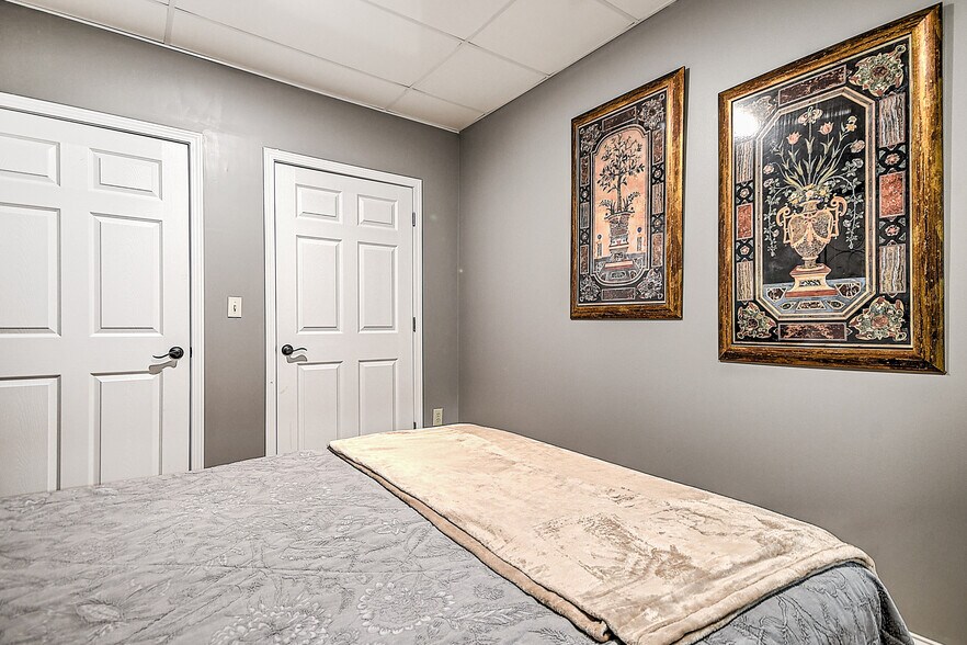 More Photos Of 220 Broad St, Kingsport Flex For Sale