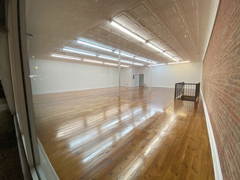 More Photos Of 2948-2960 Fairfield Ave, Bridgeport Storefront For Lease