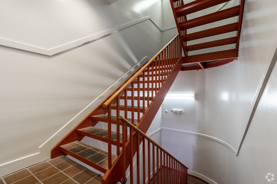 More Photos Of 14-16 Broad St, Red Bank Loft Creative Space For Lease