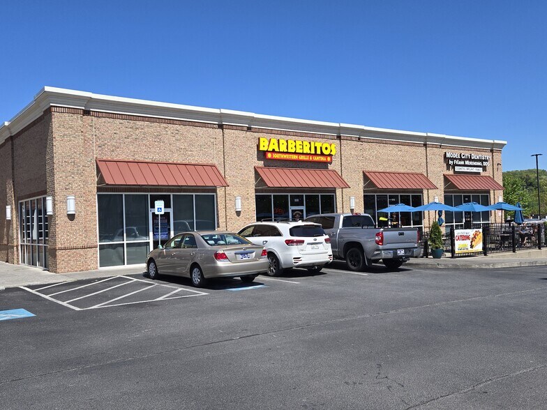 More Photos Of 300 Clinchfield St, Kingsport Storefront For Lease