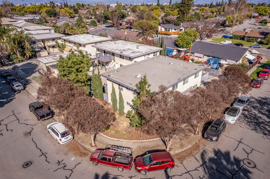 More Photos Of 928-930 Ravenscourt Ave, Campbell Apartments For Sale