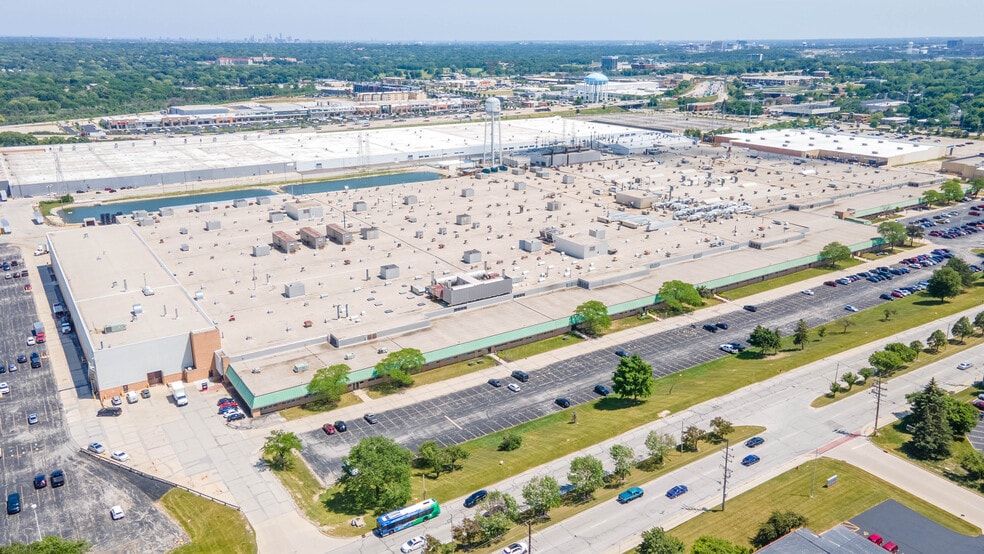 More Photos Of 3300 N 124th St, Milwaukee Manufacturing For Sale