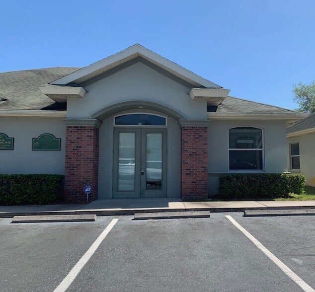 More Photos Of 262-264 Crystal Grove Blvd, Lutz Medical For Lease