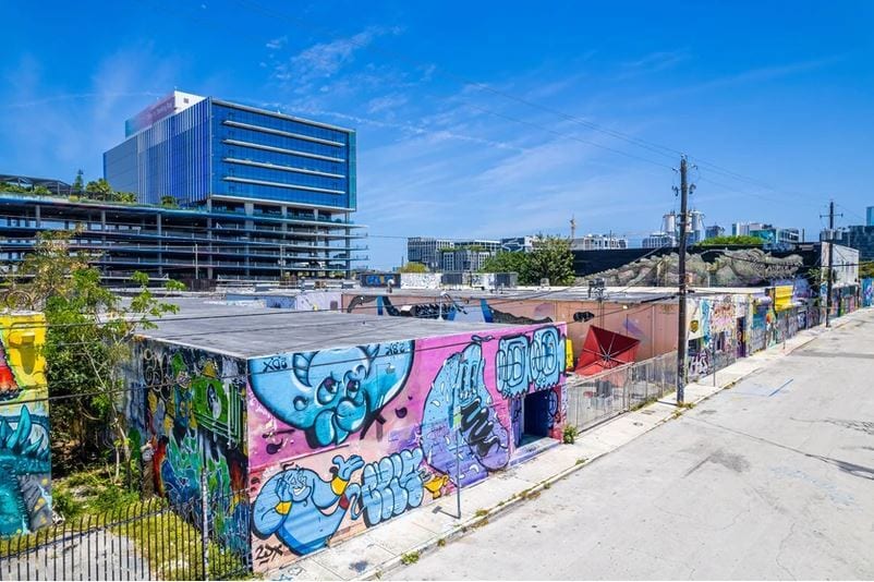 More Photos Of 565-575 NW 24th St, Miami Warehouse For Lease