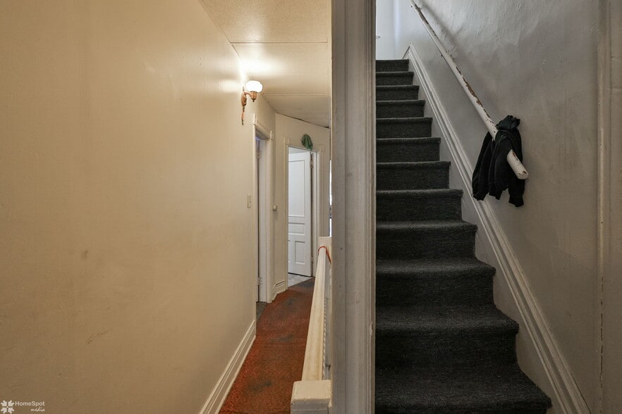 More Photos Of 220 S Madison St, Allentown Specialty For Sale