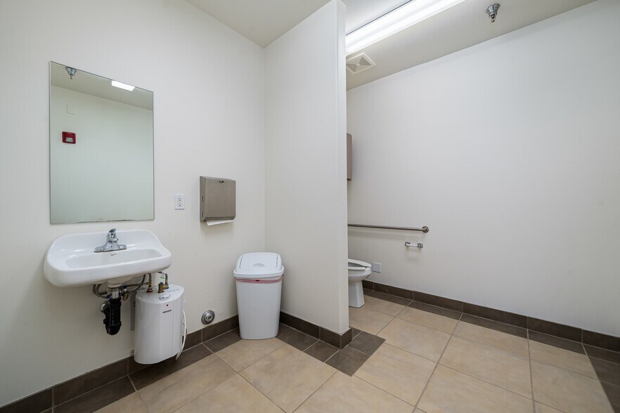 More Photos Of 70225 Highway 111, Rancho Mirage Storefront Retail Office For Lease
