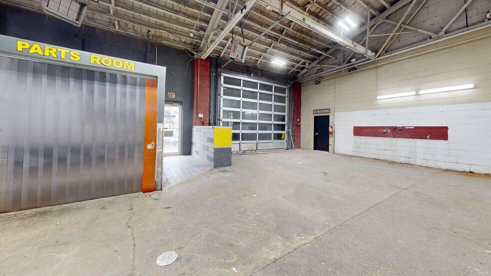 More Photos Of 2560 Richmond Ter, Staten Island Service For Sale